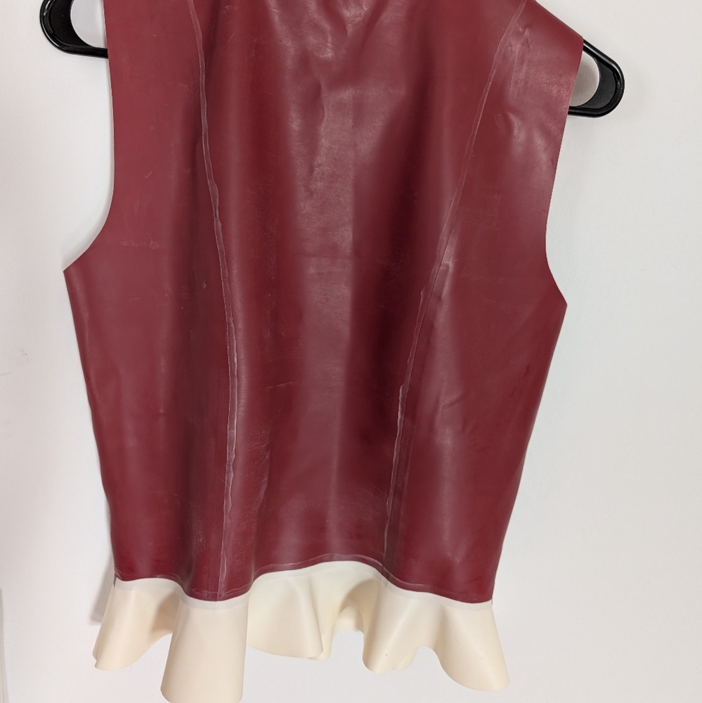 Red and Cream Ruffled Two-Piece Set - Picture 5 of 6